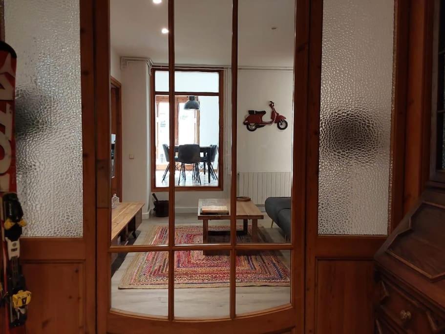 Apartment Polit *