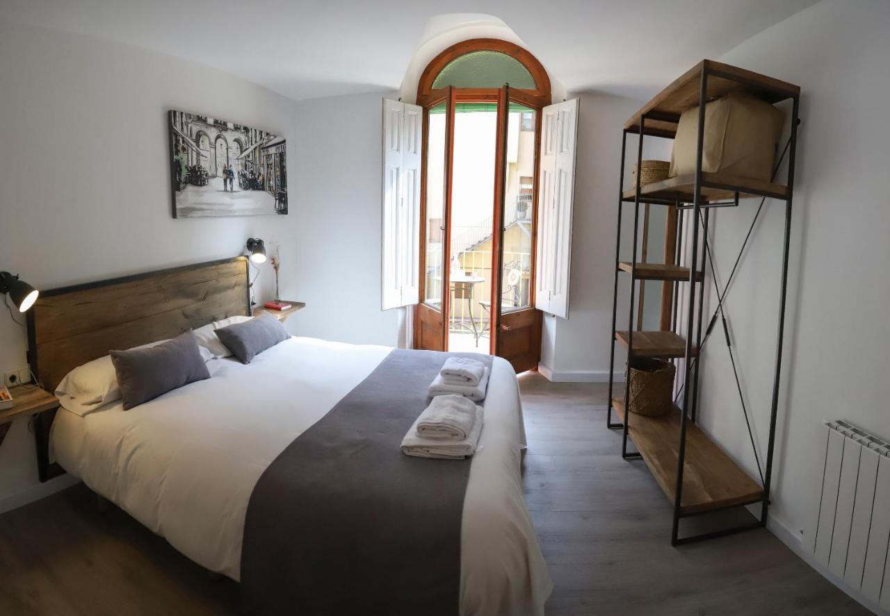 Polit Apartment *